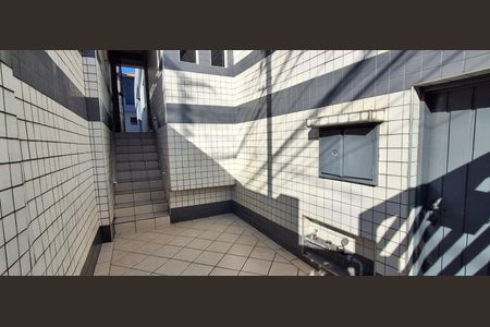 Casa à venda com 285m², 4 quartos e 2 vagas Casa à venda com 285m², 4 quartos e 2 vagasEntrada