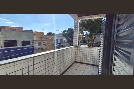 Casa à venda com 285m², 4 quartos e 2 vagas Casa à venda com 285m², 4 quartos e 2 vagasVaranda suíte Master