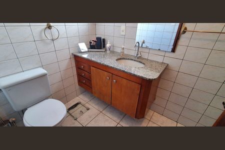 Casa à venda com 285m², 4 quartos e 2 vagas Casa à venda com 285m², 4 quartos e 2 vagasBanheiro Suíte Master