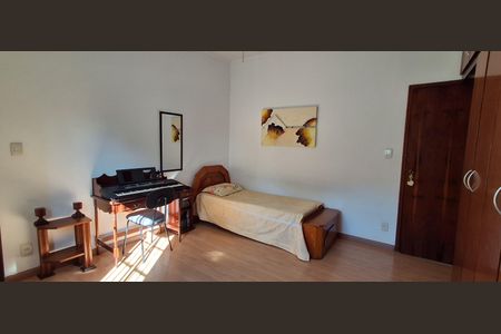 Casa à venda com 285m², 4 quartos e 2 vagas Casa à venda com 285m², 4 quartos e 2 vagasSuíte 1