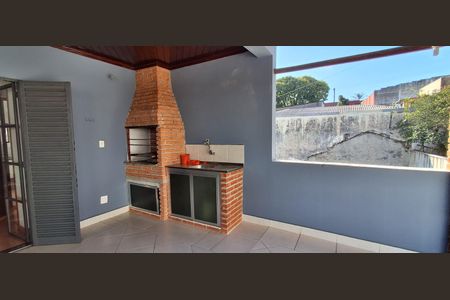 Casa à venda com 285m², 4 quartos e 2 vagas Casa à venda com 285m², 4 quartos e 2 vagasVaranda