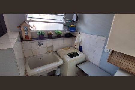 Casa à venda com 285m², 4 quartos e 2 vagas Casa à venda com 285m², 4 quartos e 2 vagasÁrea de Serviço