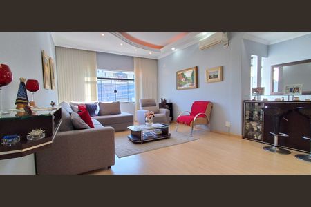 Casa à venda com 285m², 4 quartos e 2 vagas Casa à venda com 285m², 4 quartos e 2 vagasSala