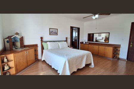 Casa à venda com 285m², 4 quartos e 2 vagas Casa à venda com 285m², 4 quartos e 2 vagasSuíte Master