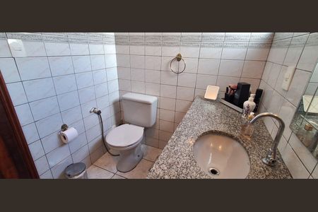 Casa à venda com 285m², 4 quartos e 2 vagas Casa à venda com 285m², 4 quartos e 2 vagasBanheiro Suíte Master