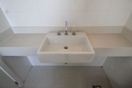 Apartamento à venda com 147m², 4 quartos e 4 vagasBanheiro da Suíte 2