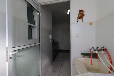 Apartamento para alugar com 65m², 3 quartos e 1 vagaÁrea de Serviço