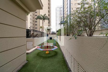 Apartamento à venda com 72m², 2 quartos e 2 vagasÁrea comum - Playground