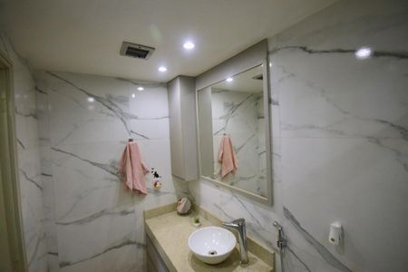 Apartamento para alugar com 84m², 3 quartos e 1 vaga Apartamento para alugar com 84m², 3 quartos e 1 vagaBanheiro da Suíte 1