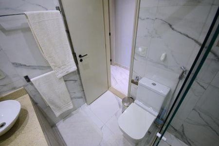 Apartamento para alugar com 84m², 3 quartos e 1 vaga Apartamento para alugar com 84m², 3 quartos e 1 vagaBanheiro da Suíte 2