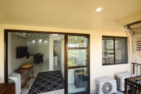 Apartamento para alugar com 84m², 3 quartos e 1 vaga Apartamento para alugar com 84m², 3 quartos e 1 vagaVaranda