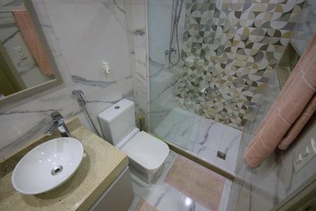 Apartamento para alugar com 84m², 3 quartos e 1 vaga Apartamento para alugar com 84m², 3 quartos e 1 vagaBanheiro da Suíte 1