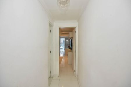 Casa à venda com 150m², 3 quartos e 1 vaga Casa à venda com 150m², 3 quartos e 1 vagaCorredor