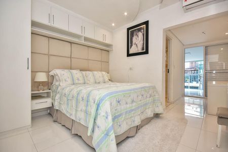 Casa à venda com 150m², 3 quartos e 1 vaga Casa à venda com 150m², 3 quartos e 1 vagaSuíte