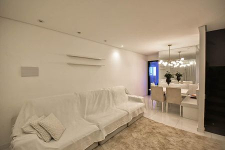 Casa à venda com 150m², 3 quartos e 1 vaga Casa à venda com 150m², 3 quartos e 1 vagaSala