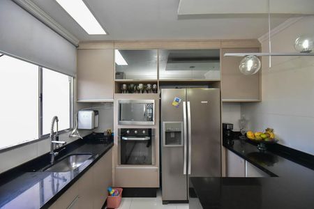 Casa à venda com 150m², 3 quartos e 1 vaga Casa à venda com 150m², 3 quartos e 1 vagaCozinha