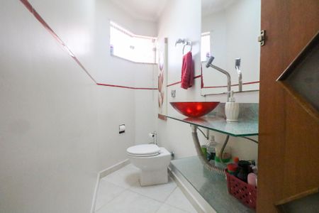 Casa à venda com 382m², 3 quartos e 8 vagas Casa à venda com 382m², 3 quartos e 8 vagasLavabo