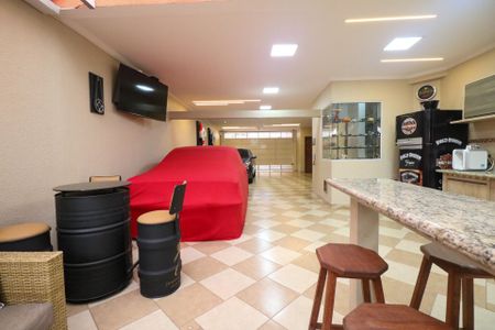 Casa à venda com 382m², 3 quartos e 8 vagas Casa à venda com 382m², 3 quartos e 8 vagasGaragem e Área Gourmet