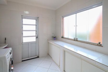 Casa à venda com 382m², 3 quartos e 8 vagas Casa à venda com 382m², 3 quartos e 8 vagasÁrea de Serviço