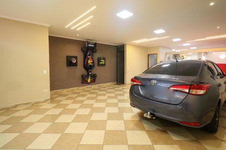 Casa à venda com 382m², 3 quartos e 8 vagas Casa à venda com 382m², 3 quartos e 8 vagasGaragem