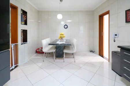 Casa à venda com 382m², 3 quartos e 8 vagas Casa à venda com 382m², 3 quartos e 8 vagasCozinha