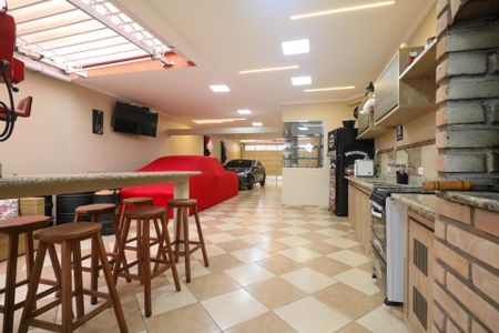 Casa à venda com 382m², 3 quartos e 8 vagas Casa à venda com 382m², 3 quartos e 8 vagasGaragem e Área Gourmet