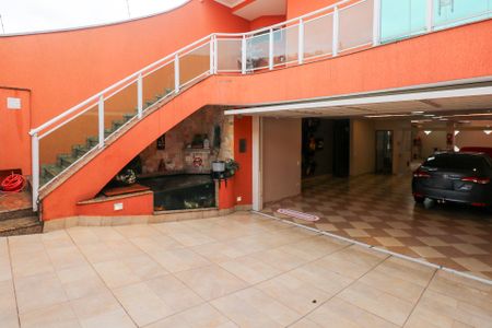 Casa à venda com 382m², 3 quartos e 8 vagas Casa à venda com 382m², 3 quartos e 8 vagasGaragem