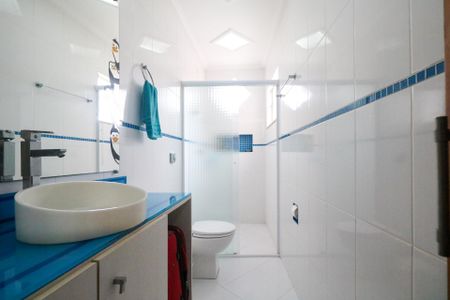 Casa à venda com 382m², 3 quartos e 8 vagas Casa à venda com 382m², 3 quartos e 8 vagasBanheiro da Suíte 1