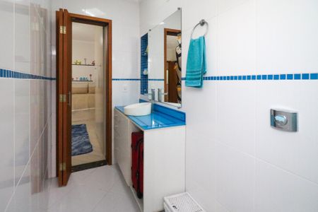 Casa à venda com 382m², 3 quartos e 8 vagas Casa à venda com 382m², 3 quartos e 8 vagasBanheiro da Suíte 1