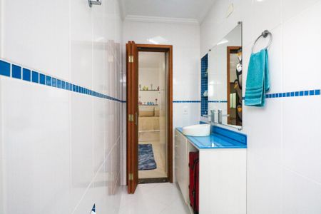 Casa à venda com 382m², 3 quartos e 8 vagas Casa à venda com 382m², 3 quartos e 8 vagasBanheiro da Suíte 1