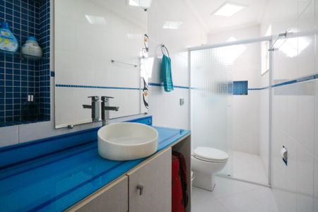 Casa à venda com 382m², 3 quartos e 8 vagas Casa à venda com 382m², 3 quartos e 8 vagasBanheiro da Suíte 1