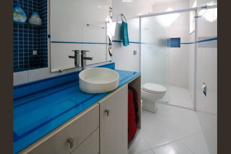 Casa à venda com 382m², 3 quartos e 8 vagas Casa à venda com 382m², 3 quartos e 8 vagasBanheiro da Suíte 1