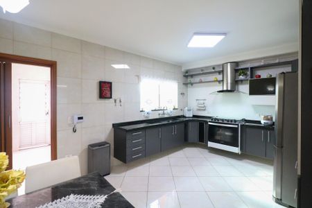 Casa à venda com 382m², 3 quartos e 8 vagas Casa à venda com 382m², 3 quartos e 8 vagasCozinha
