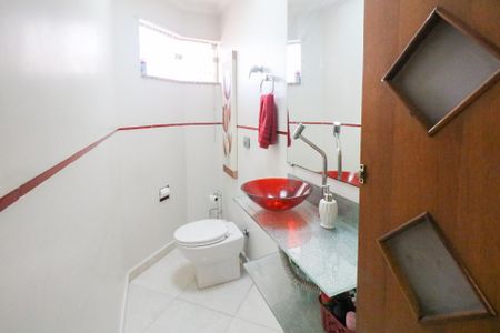 Casa à venda com 382m², 3 quartos e 8 vagas Casa à venda com 382m², 3 quartos e 8 vagasLavabo