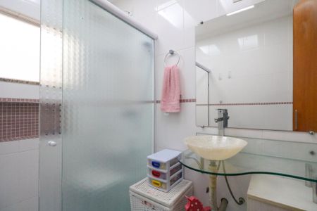 Casa à venda com 382m², 3 quartos e 8 vagas Casa à venda com 382m², 3 quartos e 8 vagasBanheiro da Suíte 2