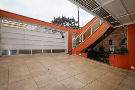 Casa à venda com 382m², 3 quartos e 8 vagas Casa à venda com 382m², 3 quartos e 8 vagasGaragem