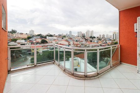 Casa à venda com 382m², 3 quartos e 8 vagas Casa à venda com 382m², 3 quartos e 8 vagasVaranda da Suíte 1 e 2