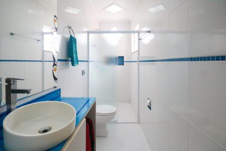 Casa à venda com 382m², 3 quartos e 8 vagas Casa à venda com 382m², 3 quartos e 8 vagasBanheiro da Suíte 1