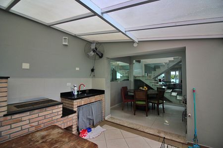 Casa à venda com 200m², 3 quartos e 2 vagasÁrea comum