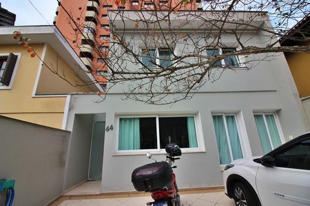 Casa à venda com 200m², 3 quartos e 2 vagasFachada