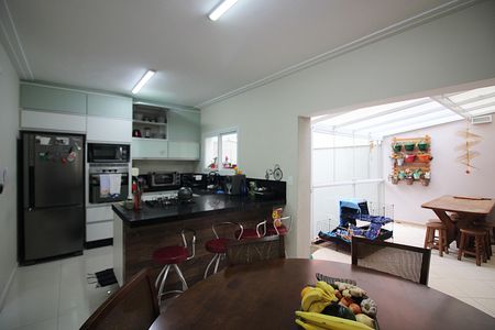 Casa à venda com 200m², 3 quartos e 2 vagasCopa e Cozinha