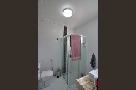 Casa à venda com 200m², 3 quartos e 2 vagasQuarto 1 - Suíte Banheiro