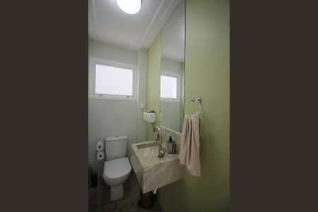 Casa à venda com 200m², 3 quartos e 2 vagasLavabo