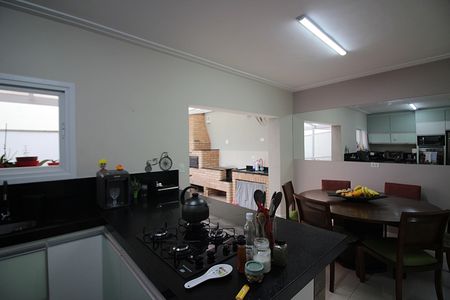 Casa à venda com 200m², 3 quartos e 2 vagasCopa e Cozinha