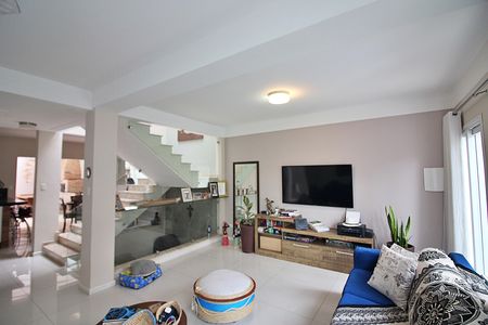 Casa à venda com 200m², 3 quartos e 2 vagasSala