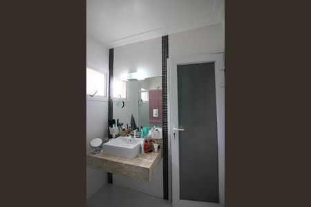 Casa à venda com 200m², 3 quartos e 2 vagasQuarto 1 - Suíte Banheiro