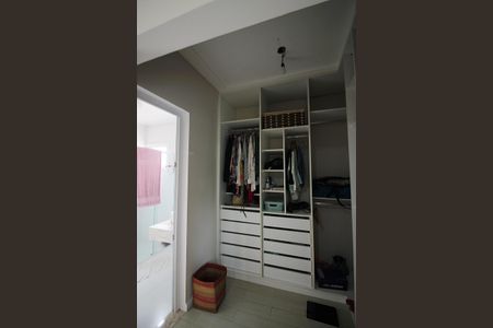Casa à venda com 200m², 3 quartos e 2 vagasQuarto 1 - Suíte Closet