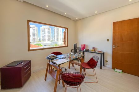 Casa à venda com 270m², 5 quartos e 3 vagas Casa à venda com 270m², 5 quartos e 3 vagasQuarto 1