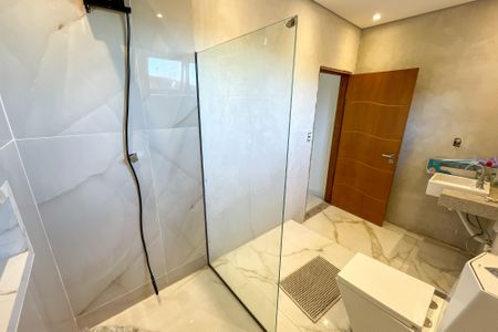 Casa à venda com 270m², 5 quartos e 3 vagas Casa à venda com 270m², 5 quartos e 3 vagasBanheiro 1