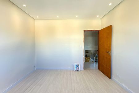 Casa à venda com 270m², 5 quartos e 3 vagas Casa à venda com 270m², 5 quartos e 3 vagasQuarto 2